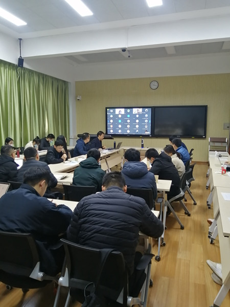 f1bde255dd044bcfb78c2f024ed5e0d2.jpg 论坛会场.jpg